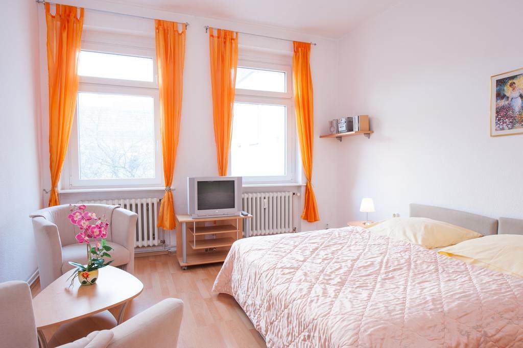 Apartment Zimmervermietung Haertig *