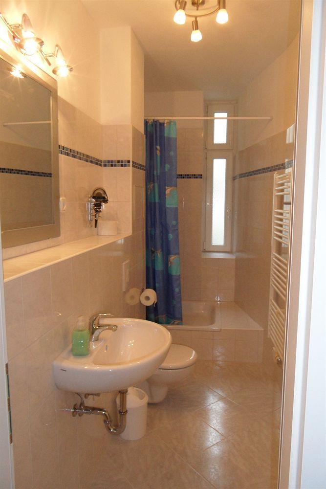 Apartment Zimmervermietung Haertig Berlin